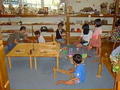 ペンション 森のふぁみりぃ　キッズルームで遊ぶ子供たち